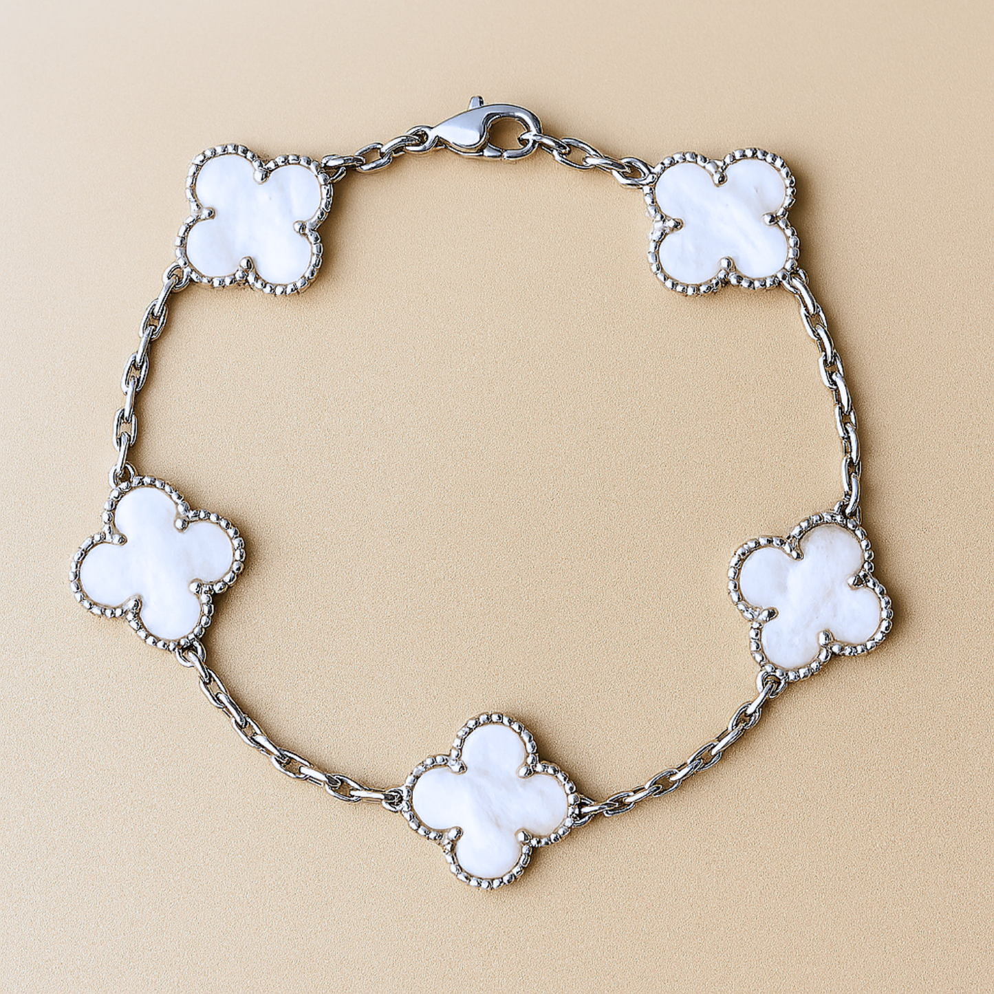 CLOVER - Weißes Armband