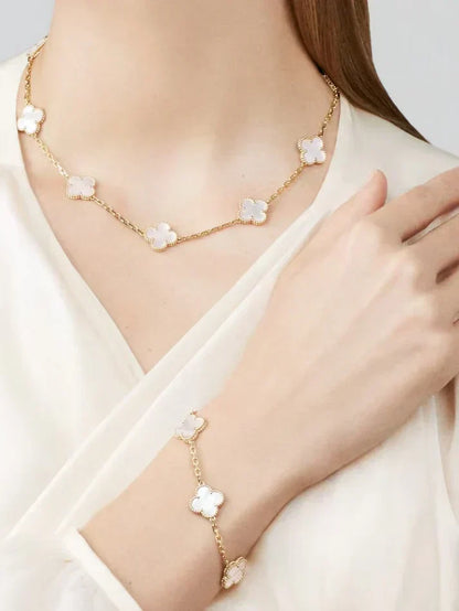 CLOVER | 10 Motive Weißes Halsband