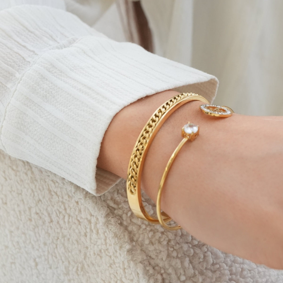 Curb Chain Bangle Bracelet  - Gold